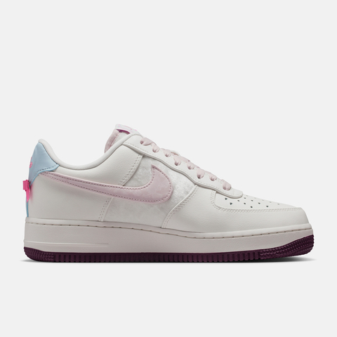 NIKE耐克2026女子WMNS AIR FORCE 1 '07休闲IQ4937-161