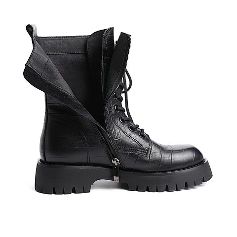 森达2020冬季新款时尚欧美潮流街拍休闲女马丁靴Z8055DD0