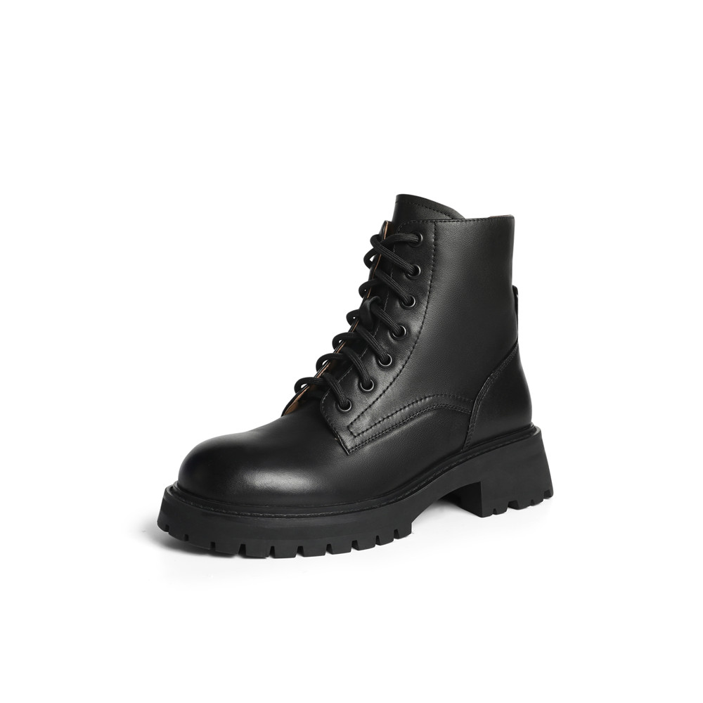 森达2021冬季新款时尚机车风Ins潮户外休闲女短筒马丁靴Z0709DD1