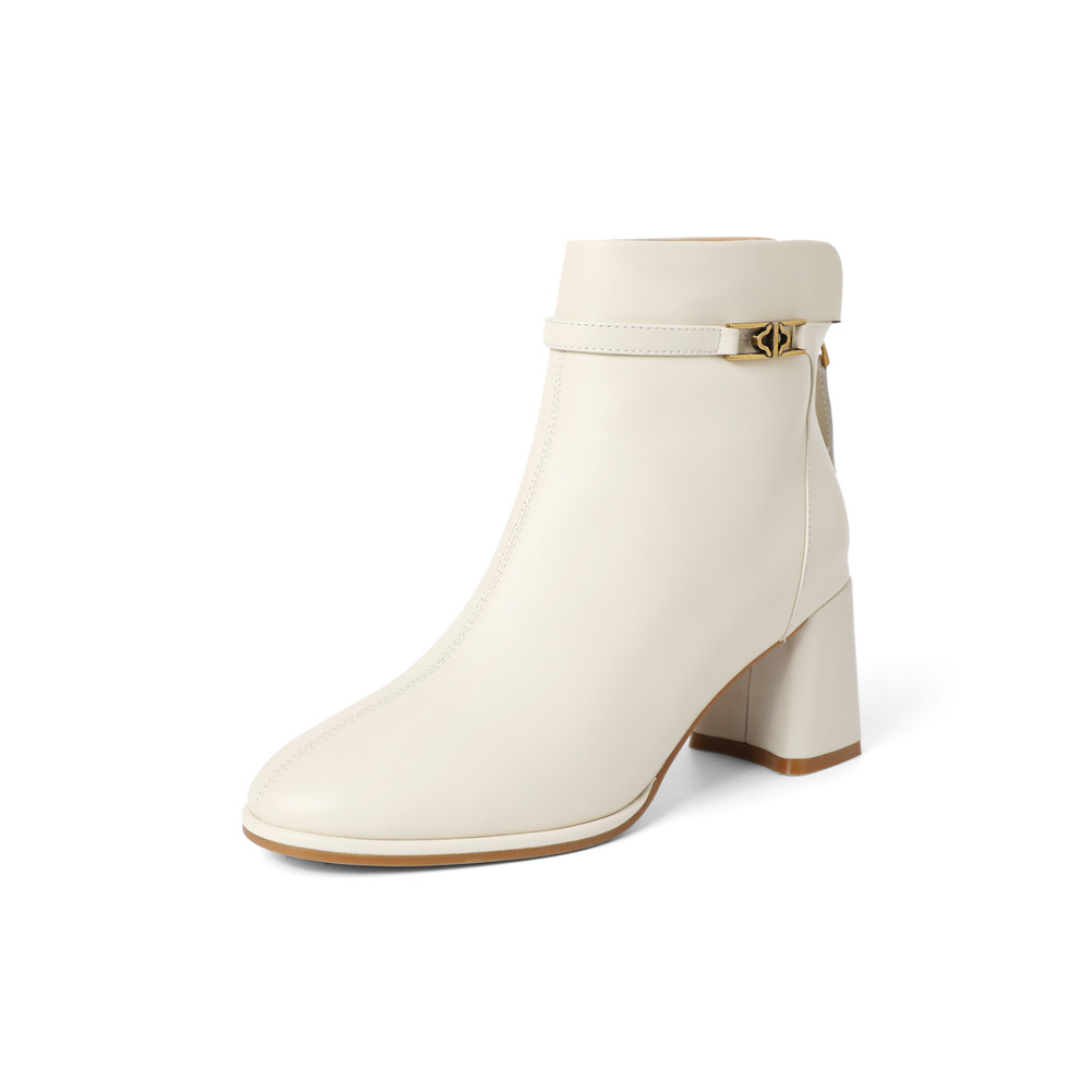 森达2021冬季新款时尚潮流素面通勤休闲粗跟女短皮靴Z0721DD1