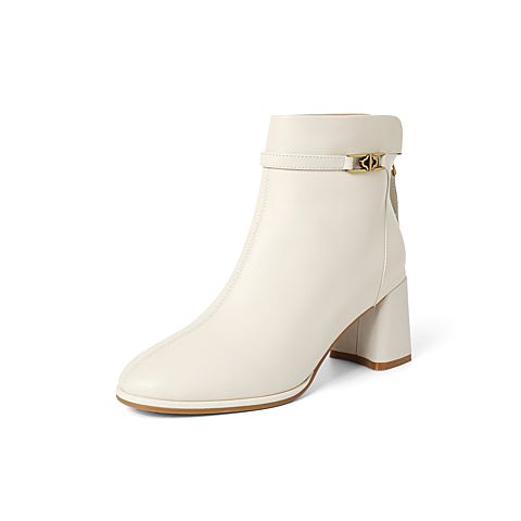 森达2021冬季新款时尚潮流素面通勤休闲粗跟女短皮靴Z0721DD1