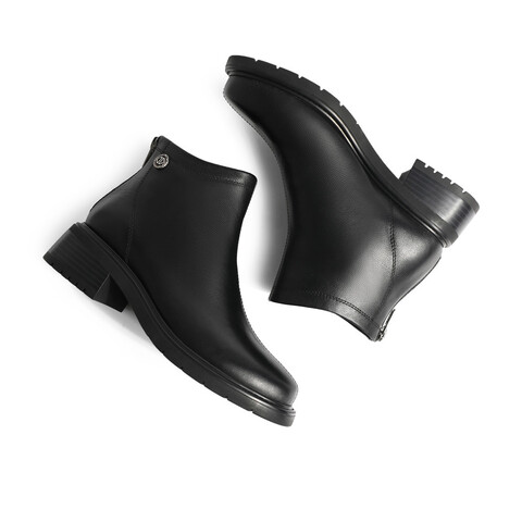 森达潮流时装靴女2022冬季新款商场同款气质休闲短靴SFL01DD2