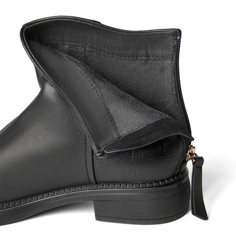 森达弹力靴女款2024冬季新款商场同款简约舒适短皮靴XCQ01DD4