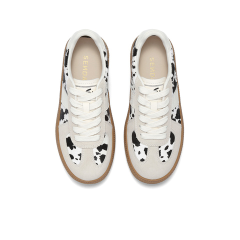 森达德训鞋女款2025春季新款拼接户外厚底休闲板鞋ZTF66AM5