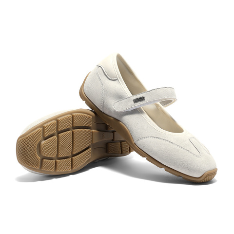 森达玛丽珍女款2025秋季新款运动风德训户外休闲鞋ZTH39CQ5