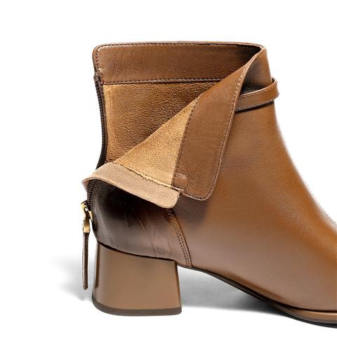 森达时装靴女2025冬新商场同款皮带扣粗跟短皮靴4TQ43DD5