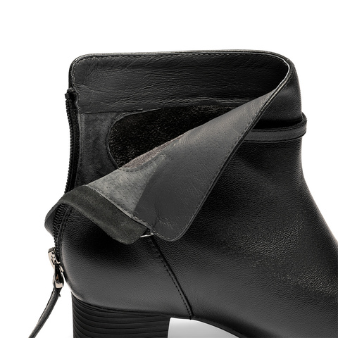 森达时装靴2025冬季新款商场同款软面粗高跟短靴XTH01DD5