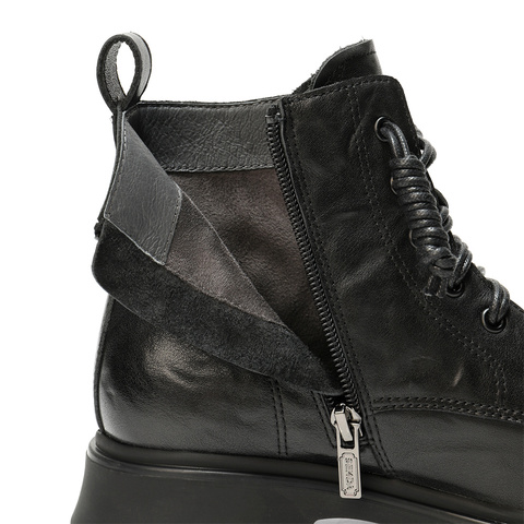 森达马丁靴女2025冬新商场同款机车风厚底休闲短靴XTS01DD5