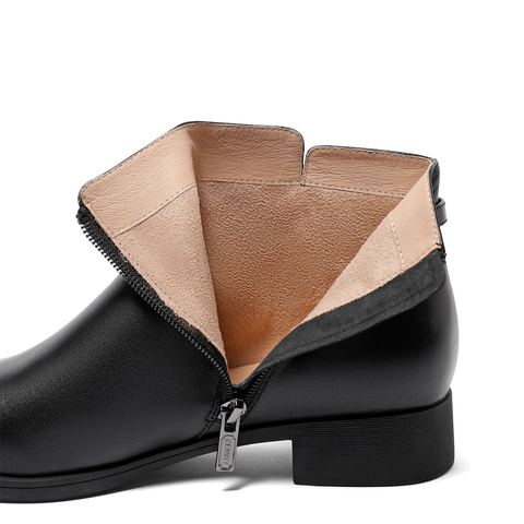 森达气质时装靴女2025冬新商场同款日常通勤粗跟短靴4T645DD5