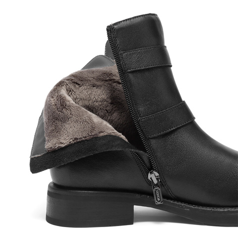 森达西部靴女2025冬新商场同款皮带扣机车风中筒靴XTP01DZ5