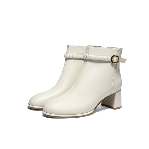 森达时装靴女2025冬季新款气质高跟时尚短皮靴WP056DD5