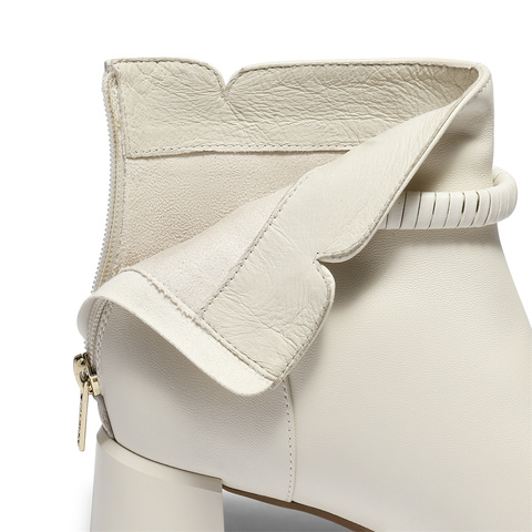 森达时装靴女2025冬季新款气质高跟时尚短皮靴WP056DD5