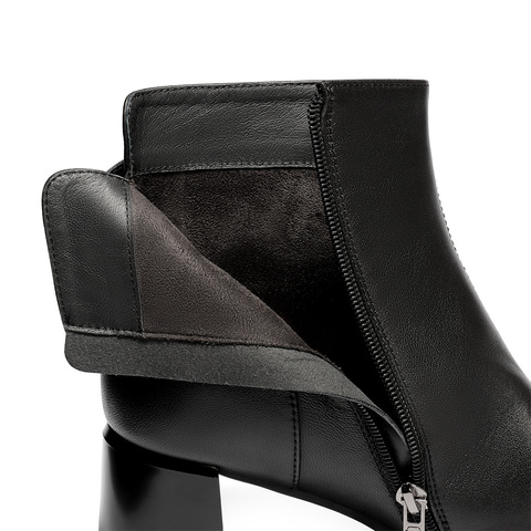 森达时装靴女2025冬季新款气质显瘦粗高跟短皮靴WP057DD5