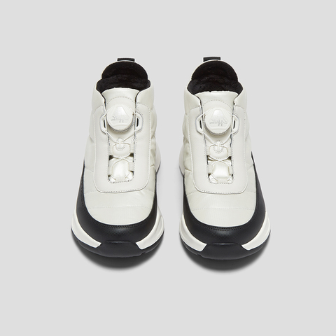 SKAP圣伽步女鞋2025冬季新款运动靴短筒保暖高帮轻质女款休闲靴