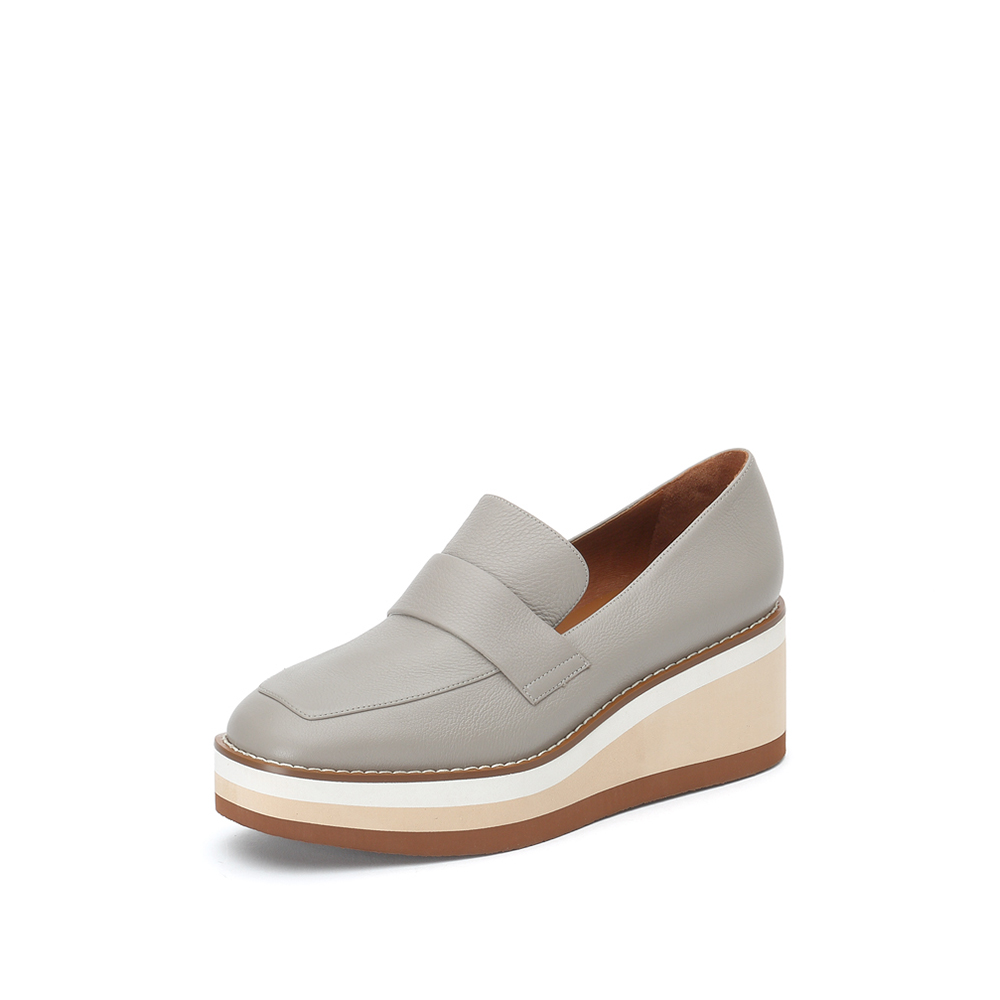 思加图秋季新款休闲厚底牛皮女松糕鞋9ib05cm9