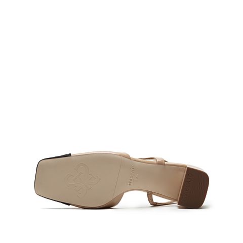 思加图2021春季新款复古方头凉鞋粗跟凉鞋女皮包头凉鞋子9UP16AH1