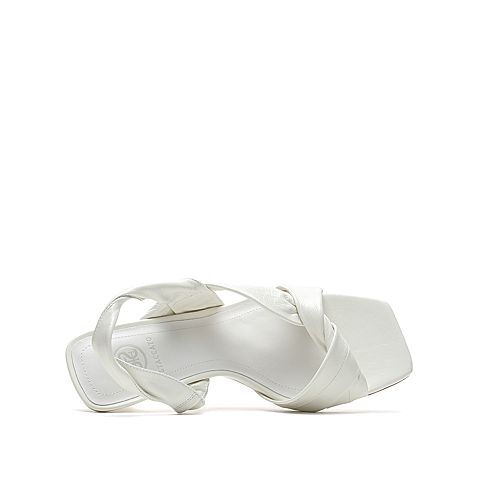 思加图2021夏季新款法式高跟凉鞋露趾女皮凉鞋EBQ04BL1