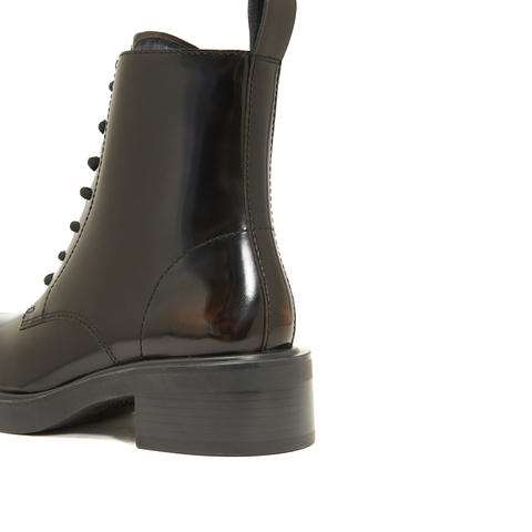 思加图2022冬季新款英伦风厚底马丁靴短靴女皮靴EFT01DD2