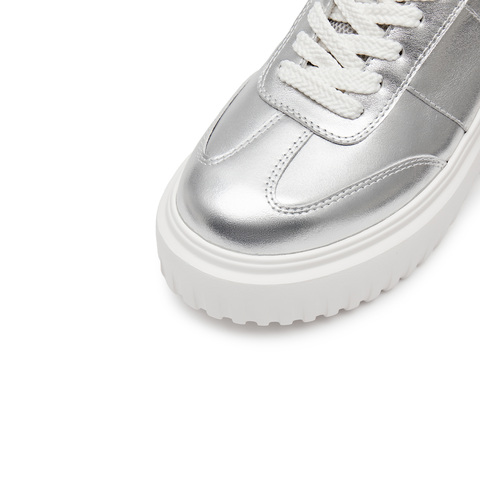思加图2024秋季新款板鞋厚底增高运动休闲鞋银色百搭女鞋H0082CM4