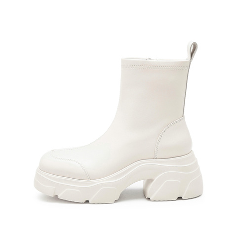 思加图2024冬季新款夜行少女弹力靴短靴厚底增高女时装靴J3453DD4