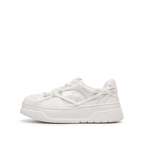 思加图2025秋季新款捕梦蝴蝶小白鞋板鞋厚底增高休闲鞋女EUW27CM5