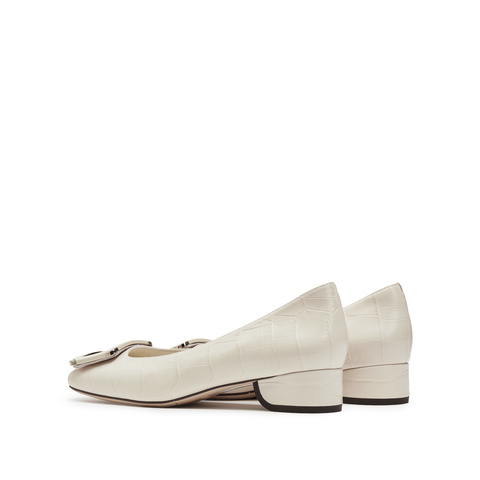 思加图2025秋季新款中环街法式优雅通勤平底鞋单鞋浅口女EGS01CQ5