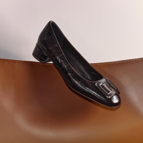 思加图2025秋季新款中环街法式优雅通勤平底鞋单鞋浅口女EGS01CQ5