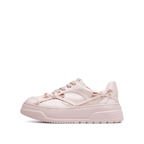 思加图2025秋季新款捕梦蝴蝶小白鞋板鞋厚底增高休闲鞋女EUW27CM5