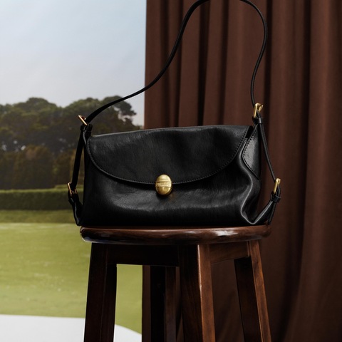 思加图2025秋季新款旧书签腋下包邮差包小方包手提包女包X8249CX5