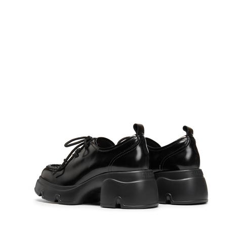 思加图2025秋季新款熔岩黑巧袋鼠鞋厚底增高小皮鞋女单鞋Y6361CM5