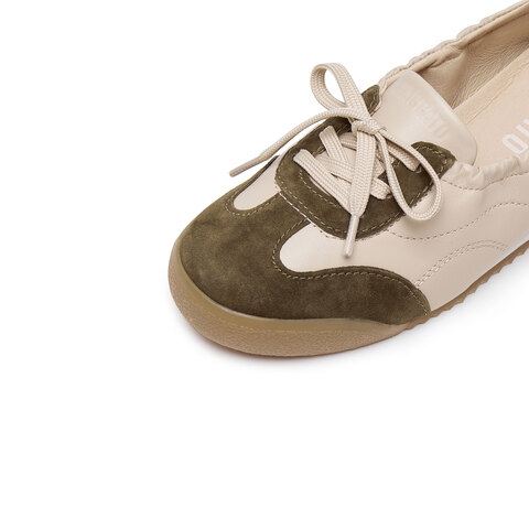 思加图2025秋季新款奶油卷德训鞋休闲运动鞋小白鞋女单鞋EPN14CA5