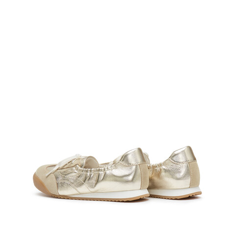 思加图2025秋季新款奶油卷德训鞋休闲运动鞋小白鞋女单鞋EPN14CA5