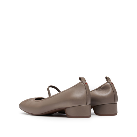 思加图2025秋季新款东京诗集法式玛丽珍鞋粗跟浅口单鞋女鞋EGS05CQ5