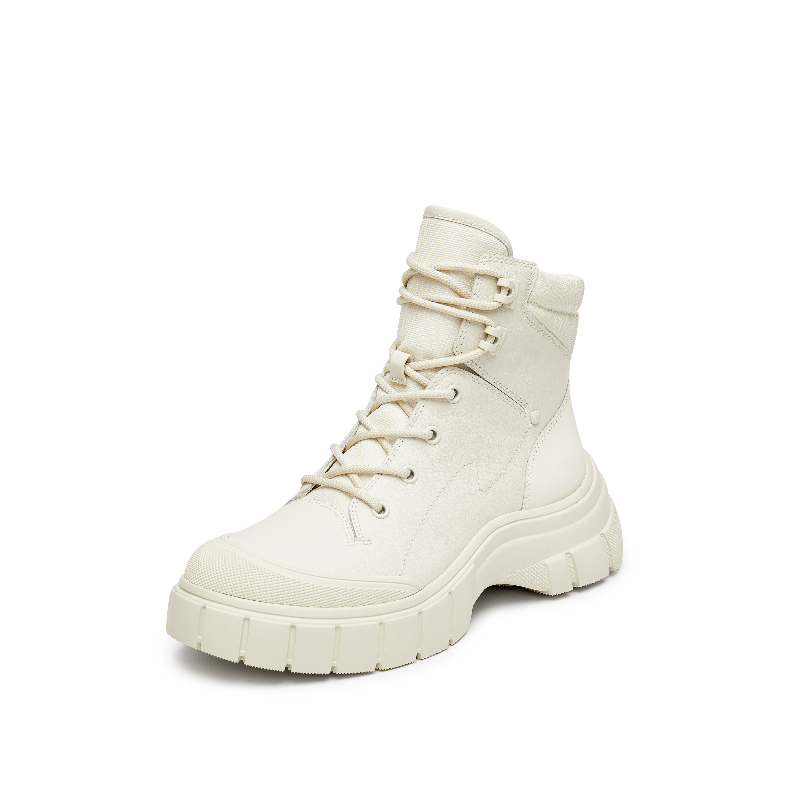 思加图2025冬季新款火星电音工装靴马丁靴短靴厚底时装靴女靴ESE02DD5