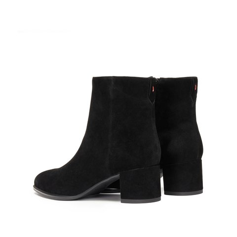 思加图2025冬季新款雾都恋人时装靴粗跟短靴气质通勤女靴EH701DD5