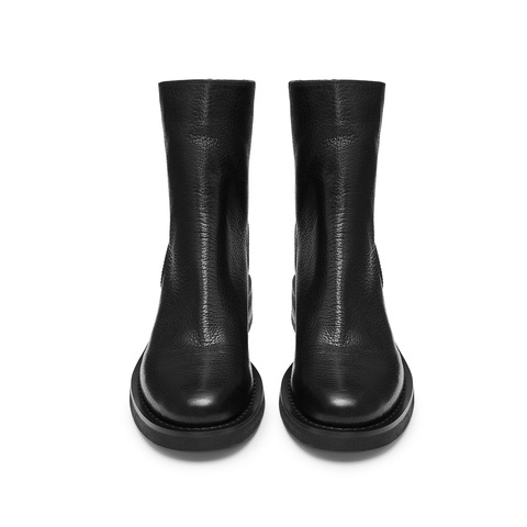 思加图2025冬季新款复古倒靴时装靴短靴瘦瘦靴粗跟女靴B8111DD5