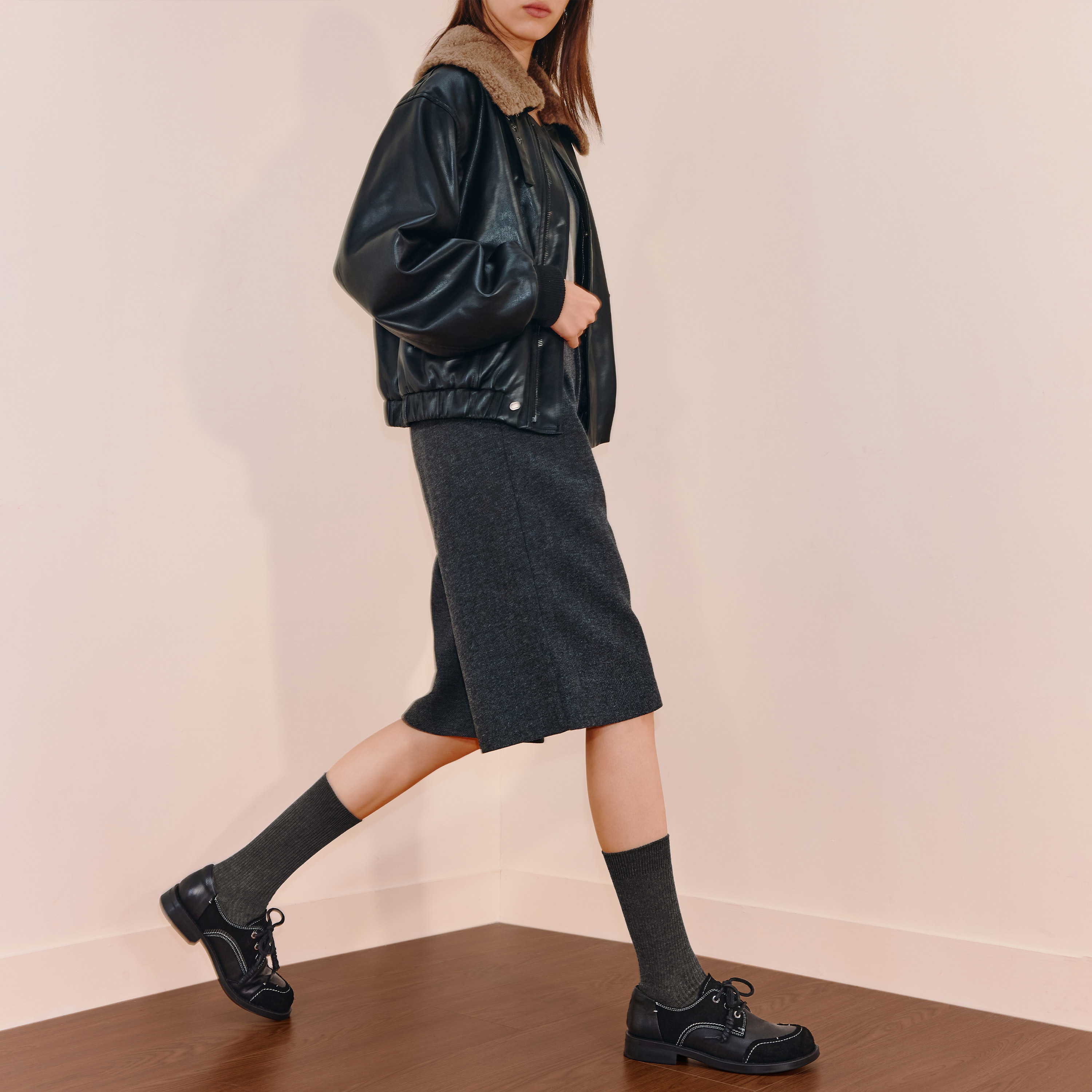 思加图2025秋季新款英伦复古牛津鞋小皮鞋粗跟黑色女单鞋J6926CM5