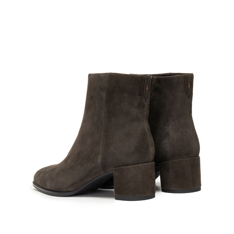 思加图2025冬季新款雾都恋人时装靴粗跟短靴气质通勤女靴EH701DD5