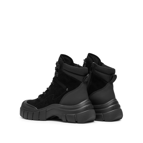 思加图2025冬季新款火星电音工装靴马丁靴短靴厚底时装靴女靴ESE02DD5