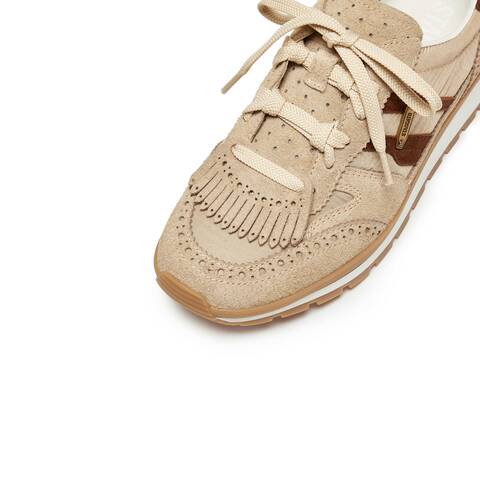 思加图2025秋季新款复古阿甘鞋厚底增高运动休闲鞋女鞋子EHR17CM5