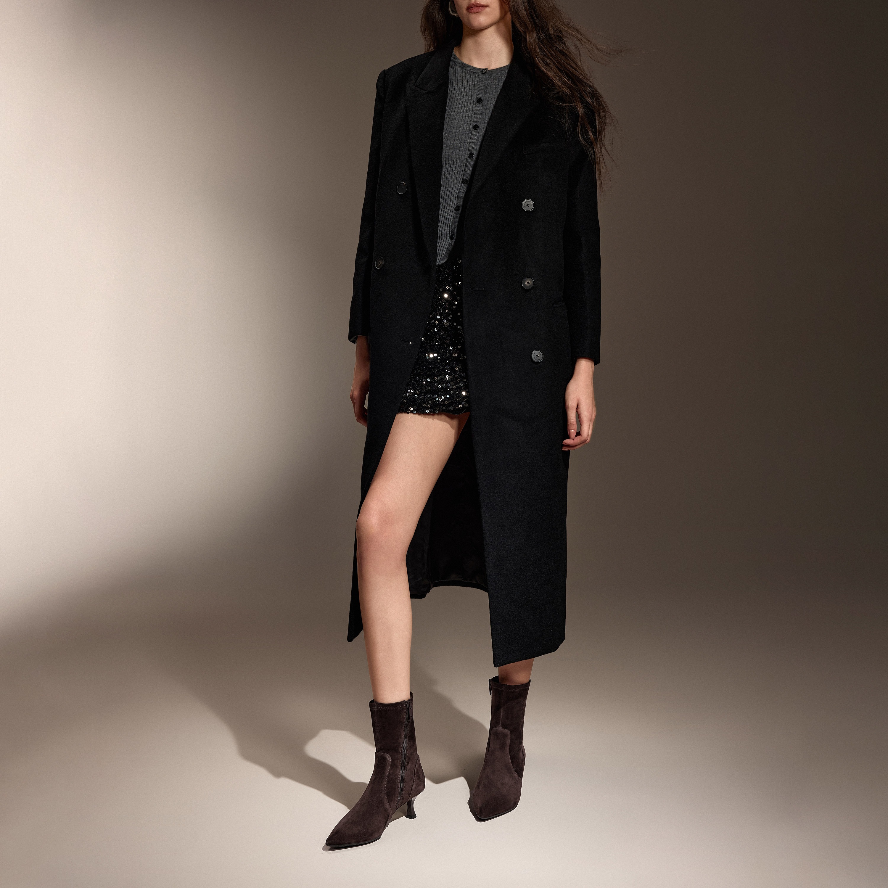 思加图2025冬季新款巴黎小姐中靴时装靴细跟气质女皮靴子9S002DZ5