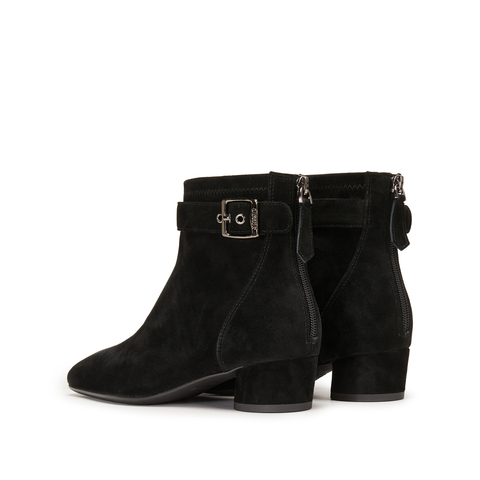 思加图2025冬季新款气质通勤时装靴短靴粗跟美拉德女靴子Y8901DD5