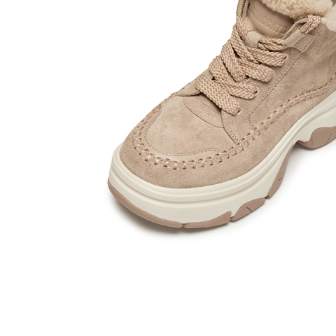 思加图2025冬季新款复古雪地靴保暖短靴厚底增高时装靴女Y9122DD5