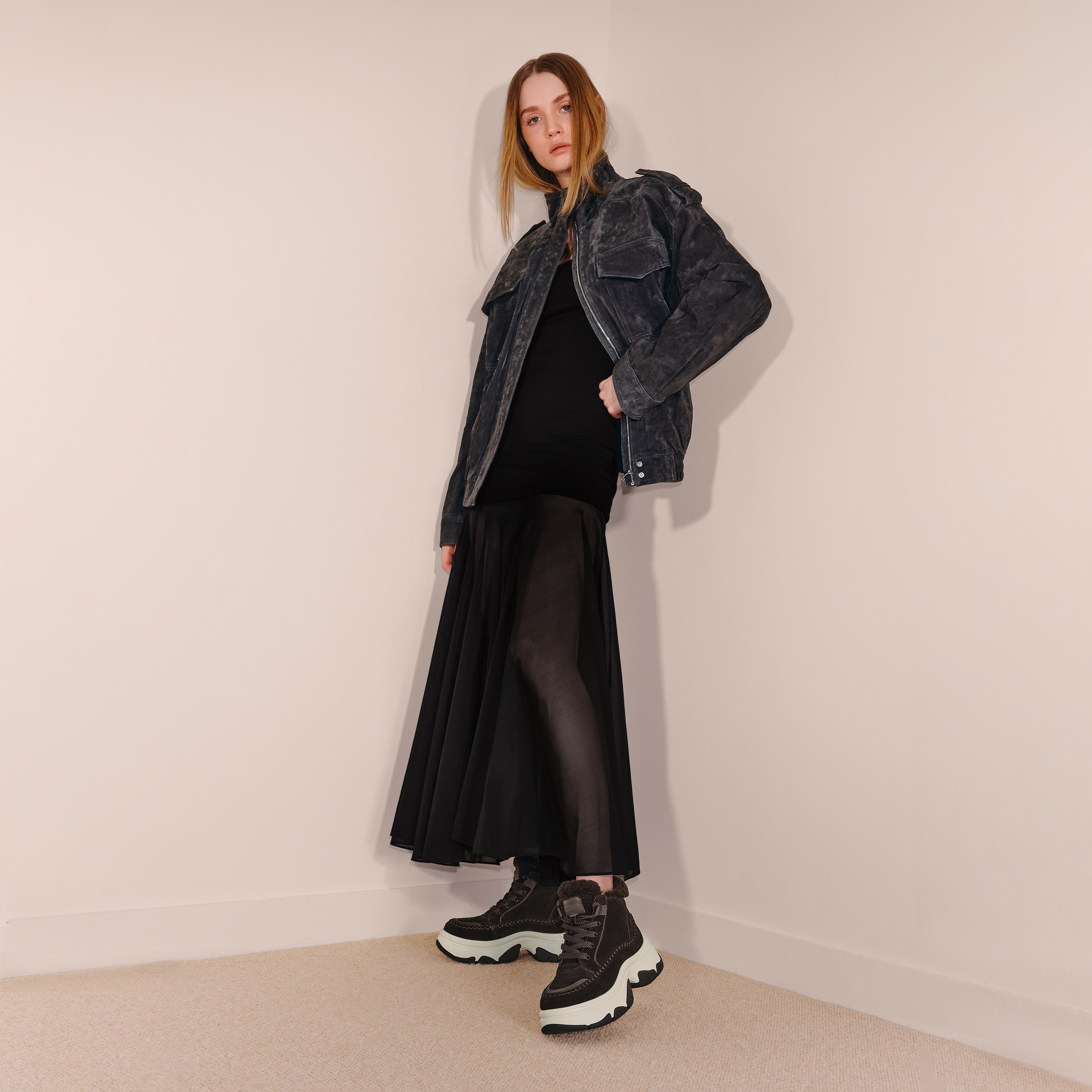 思加图2025冬季新款复古雪地靴保暖短靴厚底增高时装靴女Y9122DD5