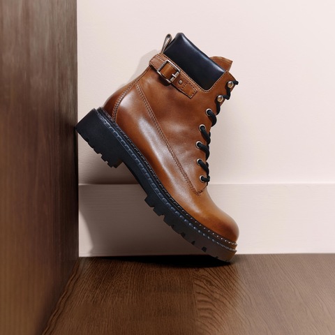 思加图2025冬季新款滚石街马丁靴厚底增高短靴时装靴女靴EIU01DD5