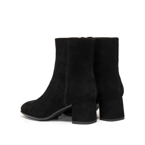 思加图2025冬季新款雾都恋人时装靴短靴粗跟复古女皮靴子EIB02DD5