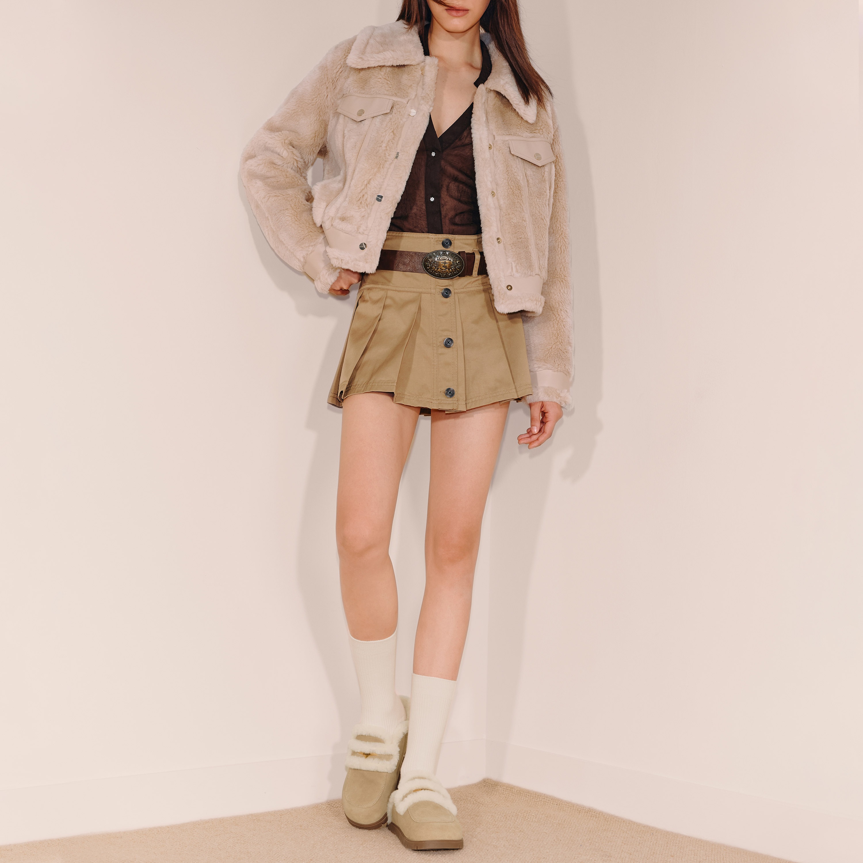 思加图2025冬季新款勃肯鞋毛毛鞋大头鞋厚底加绒半拖鞋女EIM01DH5