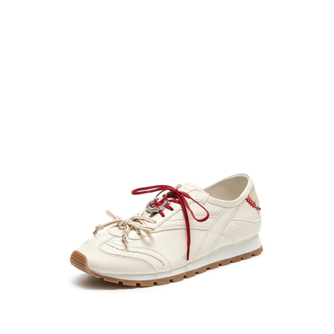 思加图2026春季新款时尚德训鞋小白鞋平底休闲运动鞋女鞋EZA09AM6