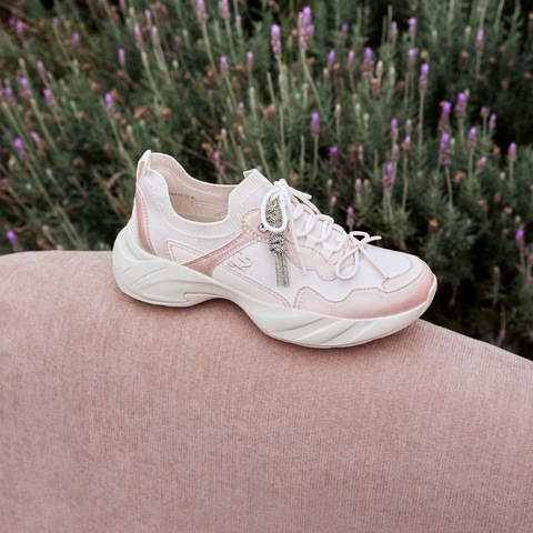 思加图2026春季新款老爹鞋运动休闲鞋厚底增高透气女鞋子EJB01AM6