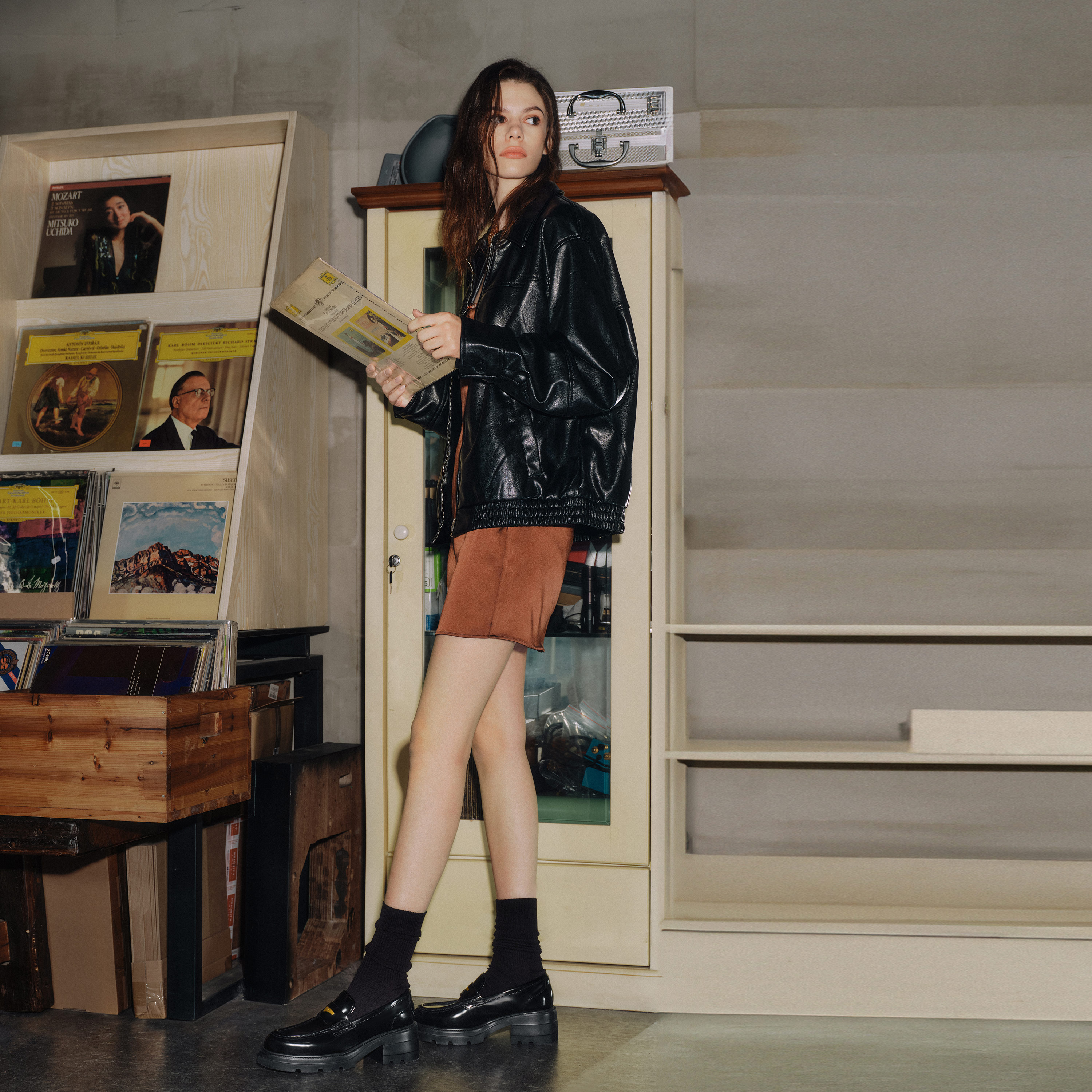 思加图2026春季新款小海鸥爵士乐福鞋小皮鞋厚底一脚蹬女EEZ22AA6